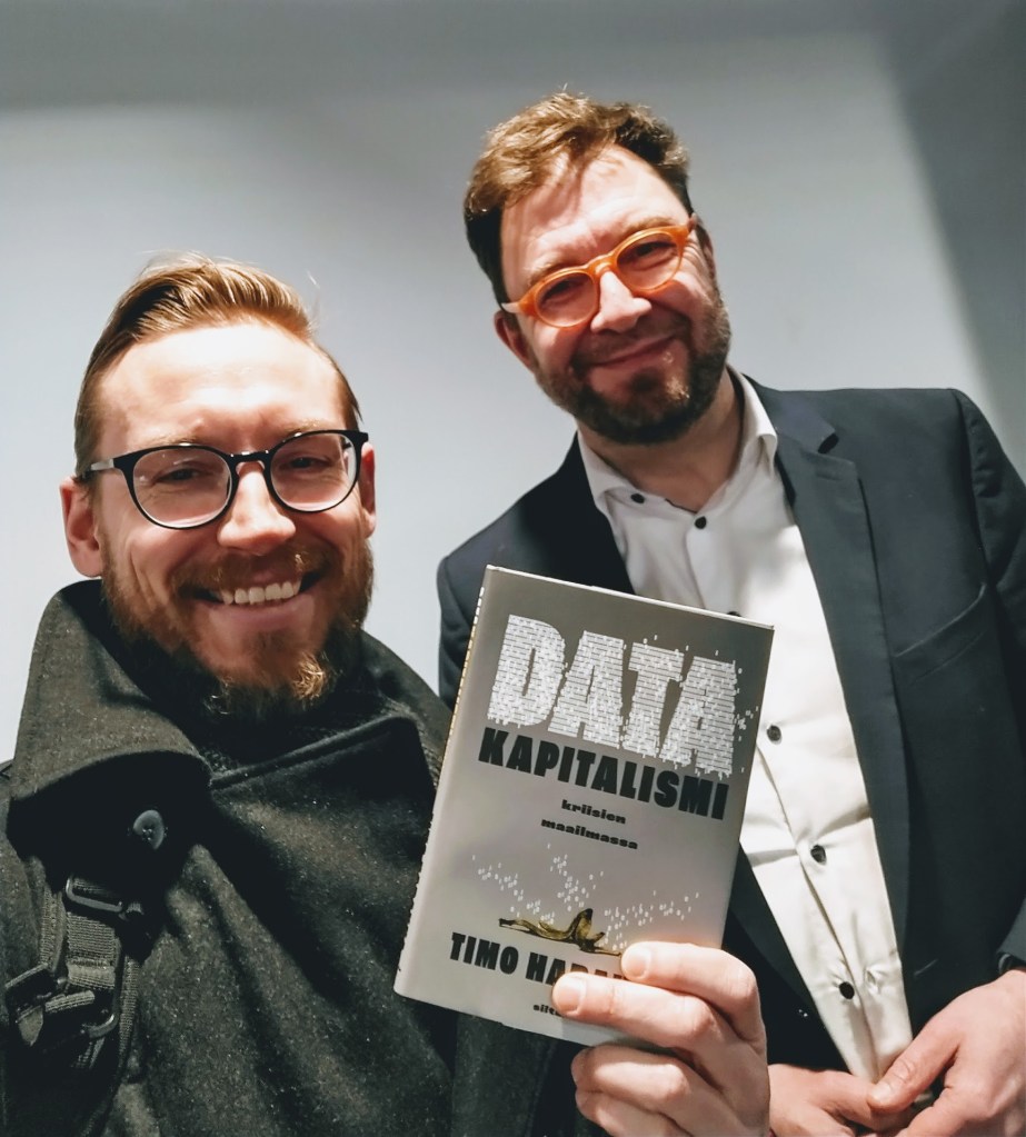 Timo Harakka jakoi minulle ystävällisesti kirjansa ainoan kopion kun harmittelin ettei niitä ollut jaossa